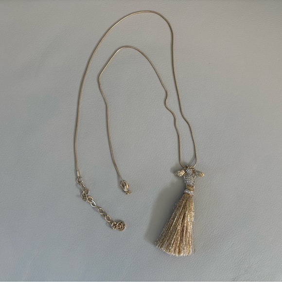 Lilly Pulitzer Bee Tassel Necklace. - Picture 6 of 7
